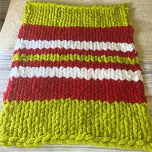 Handmade Knitted Mr Grinch Inspired Chunky Blanket. Youth size 31”x41” NEW